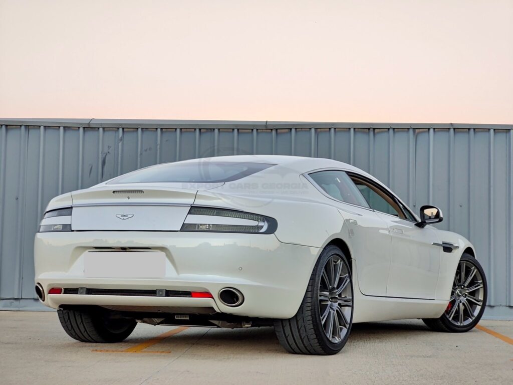 Aston Martin Rapide - Japan