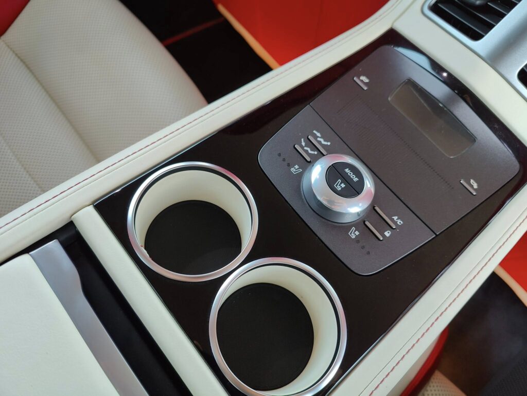 Aston Martin Rapide - Japan