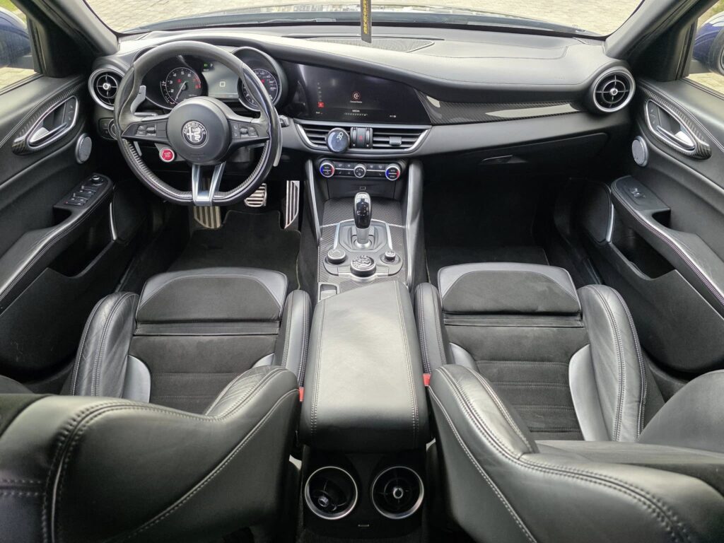 Alfa Romeo Giulia Quadrifoglio-USA