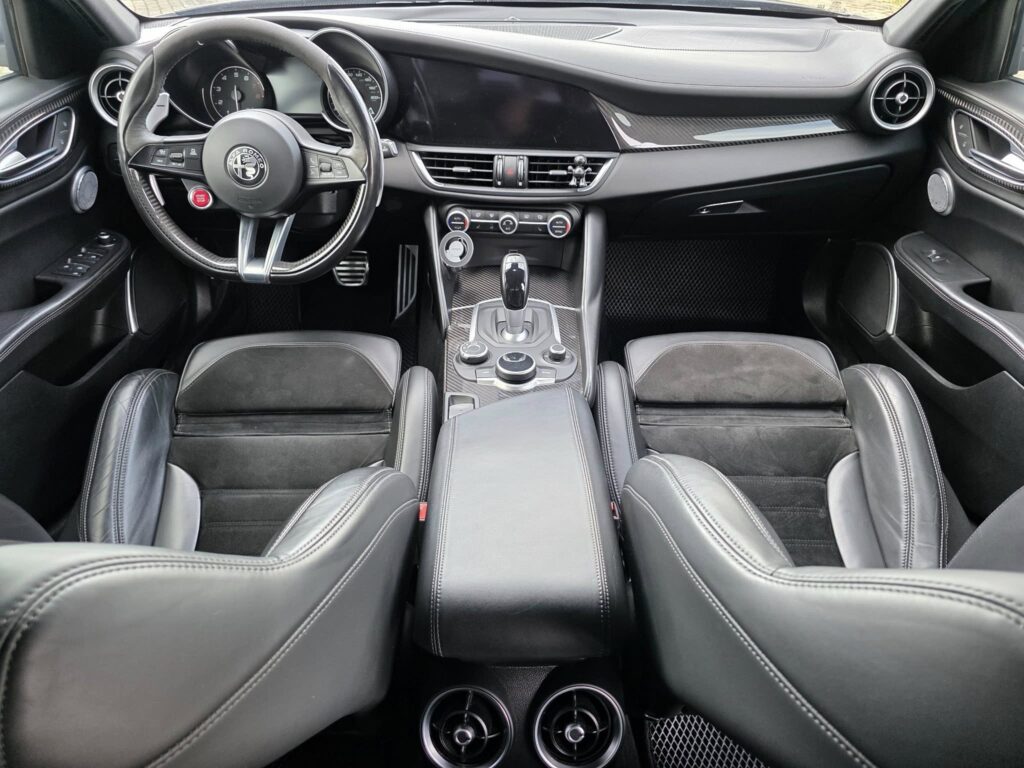 Alfa Romeo Giulia Quadrifoglio - USA